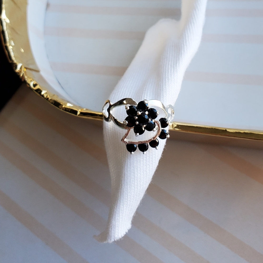 GENUINE .925 SILVER RING - Picture 2 of 2
